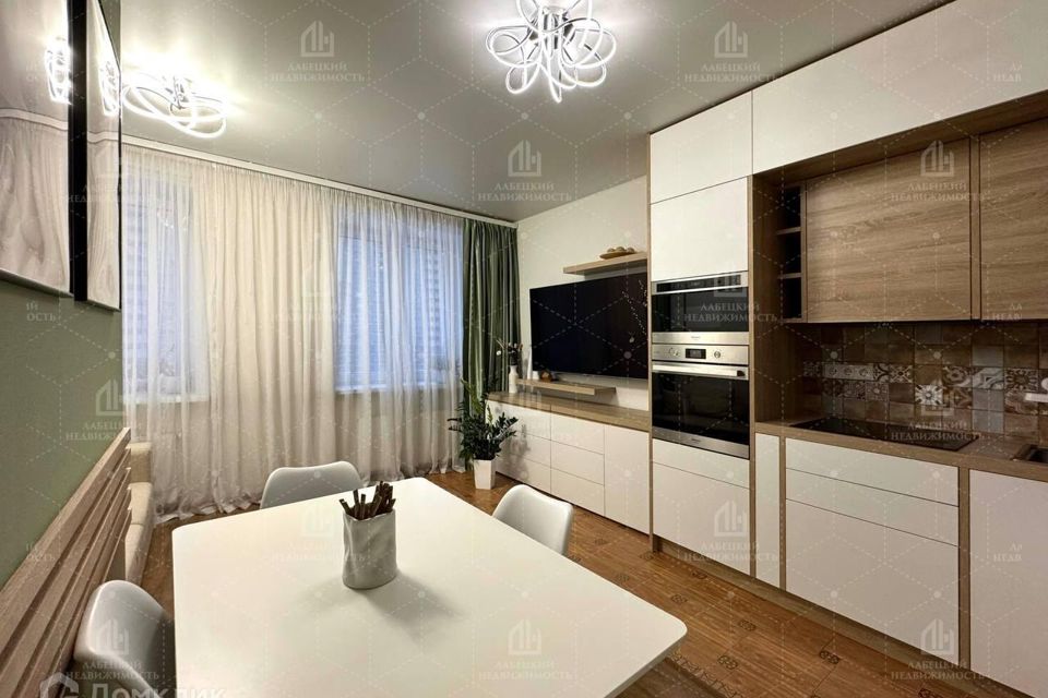 Продаётся 2-комнатная квартира, 70.5 м²