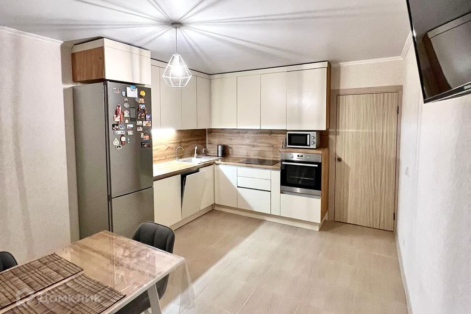 Продаётся 2-комнатная квартира, 65 м²
