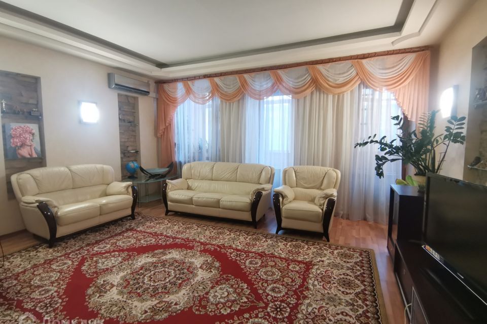 Продаётся 6-комнатная квартира, 299.3 м²