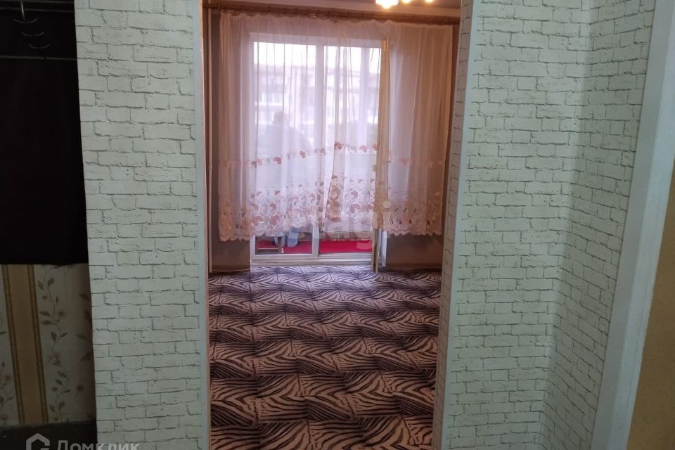 Продаётся 3-комнатная квартира, 48.4 м²