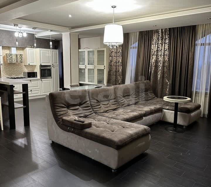 Продаётся 3-комнатная квартира, 113.5 м²