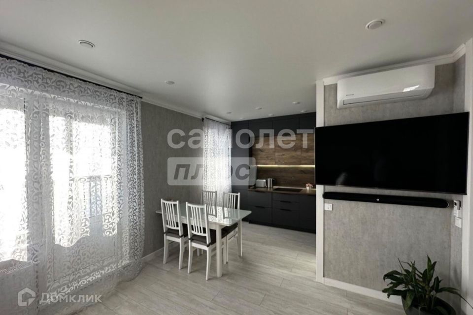 Продаётся 3-комнатная квартира, 63 м²