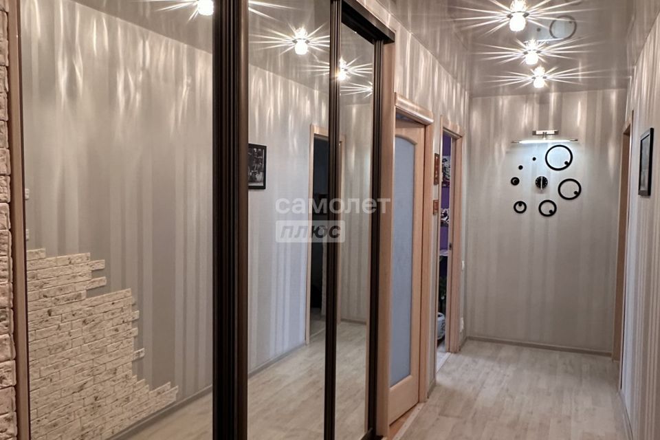 Продаётся 3-комнатная квартира, 61.7 м²