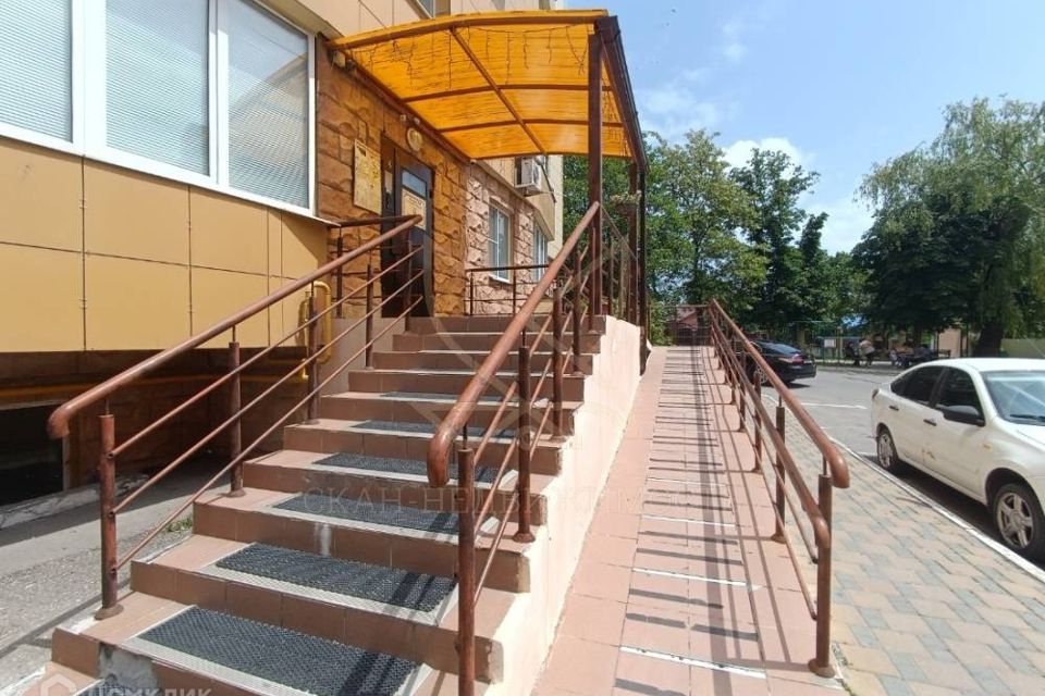 Продаётся 3-комнатная квартира, 100 м²