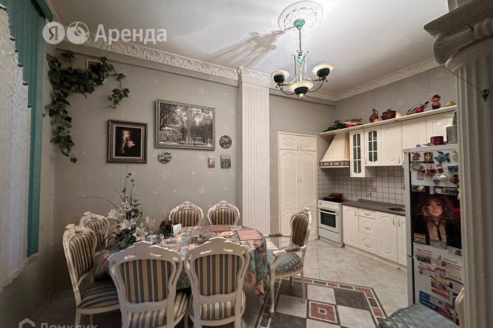 Сдаётся 2-комнатная квартира, 70 м²