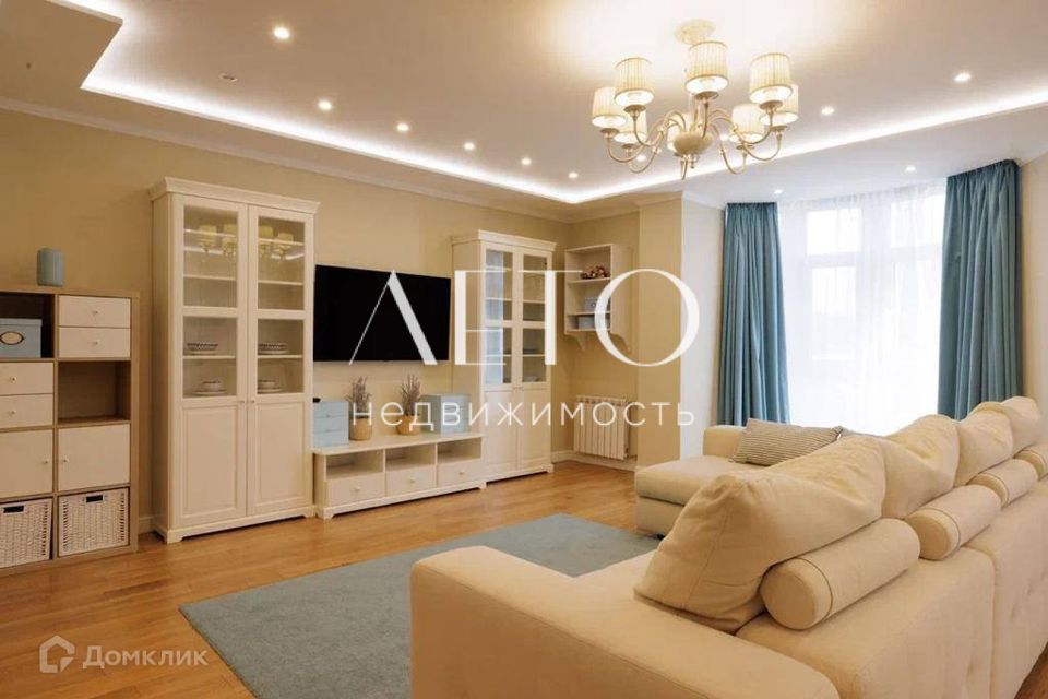 Продаётся 5-комнатная квартира, 142.7 м²
