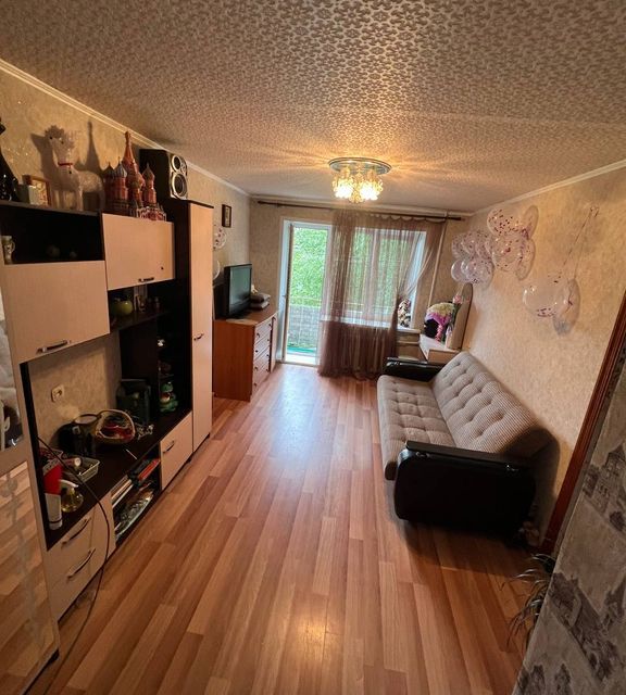 Продаётся 3-комнатная квартира, 49.8 м²