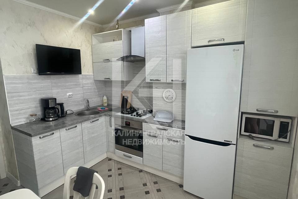 Продаётся 1-комнатная квартира, 38 м²