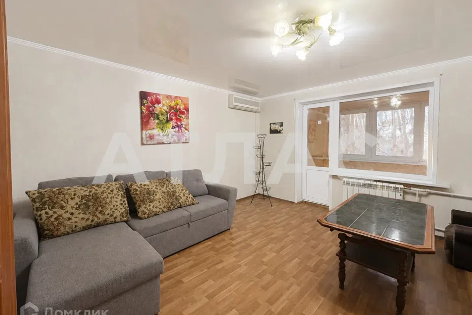 Продаётся 3-комнатная квартира, 61.9 м²