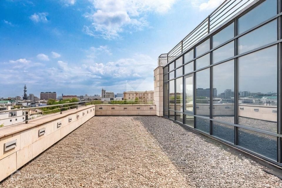 Продаётся 4-комнатная квартира, 347.5 м²