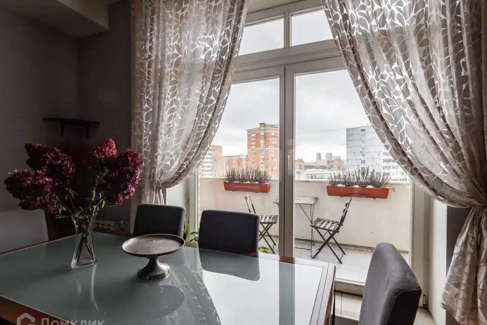 Продаётся 4-комнатная квартира, 118.2 м²