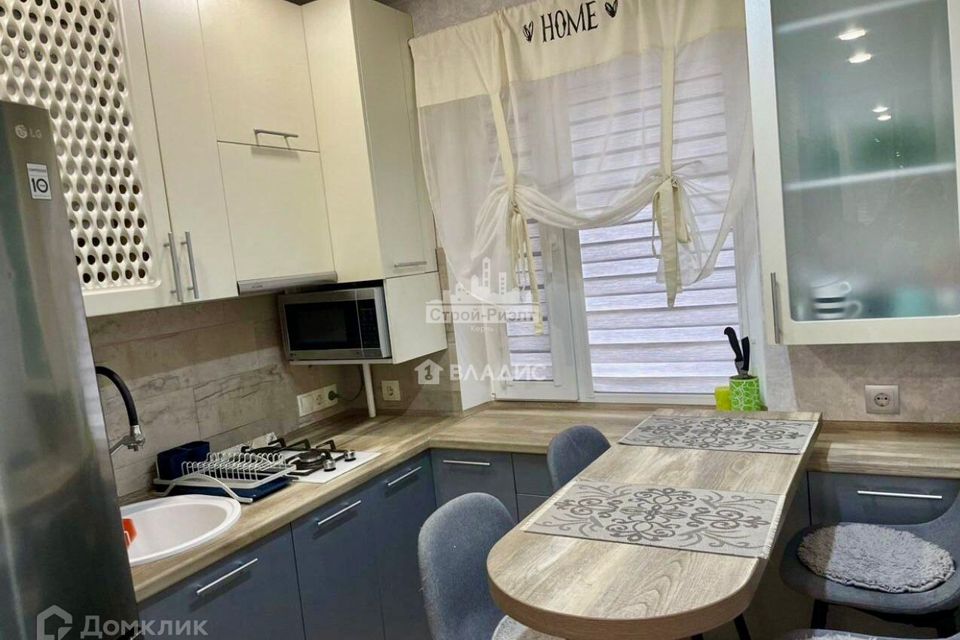 Продаётся 3-комнатная квартира, 47.9 м²