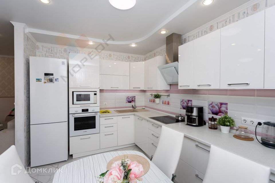 Продаётся 2-комнатная квартира, 60.4 м²