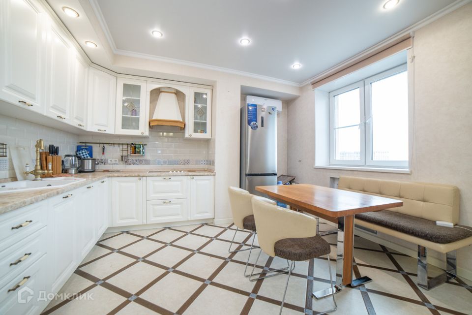 Продаётся 2-комнатная квартира, 67.7 м²