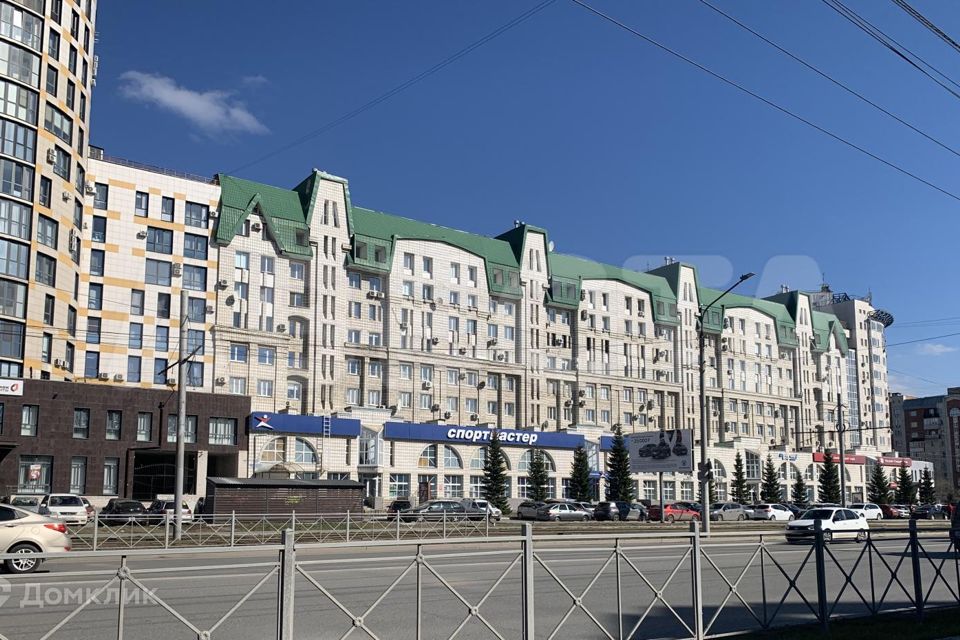 Продаётся 4-комнатная квартира, 143.8 м²