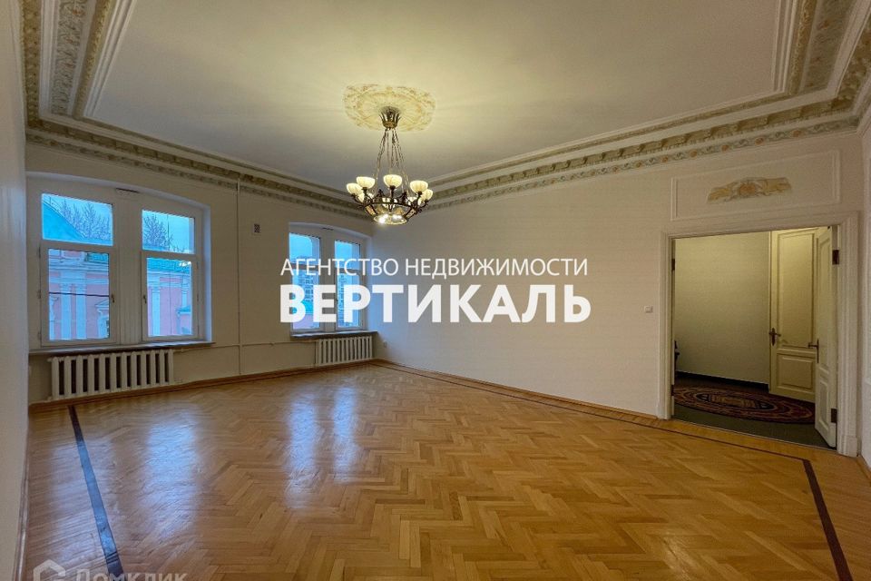 Сдаётся 5-комнатная квартира, 200 м²