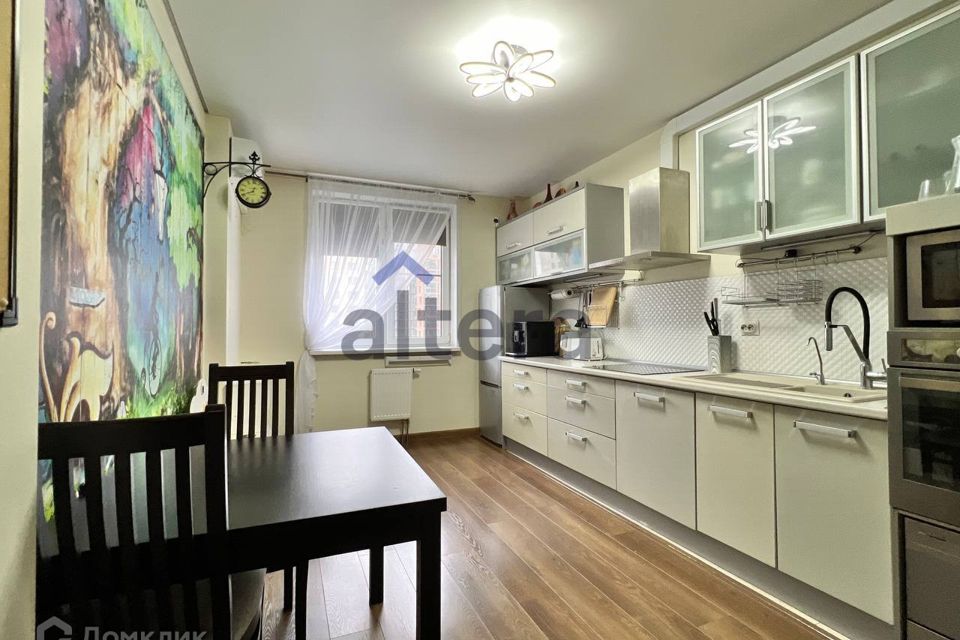 Продаётся 1-комнатная квартира, 42 м²