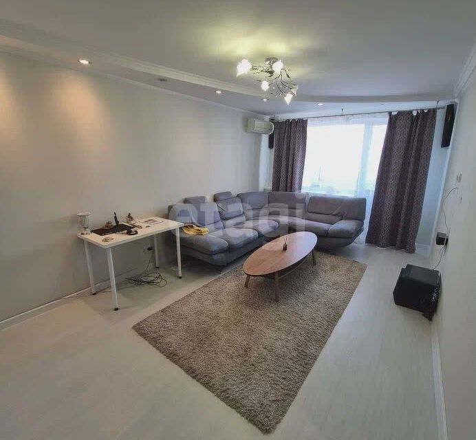Продаётся 2-комнатная квартира, 56 м²