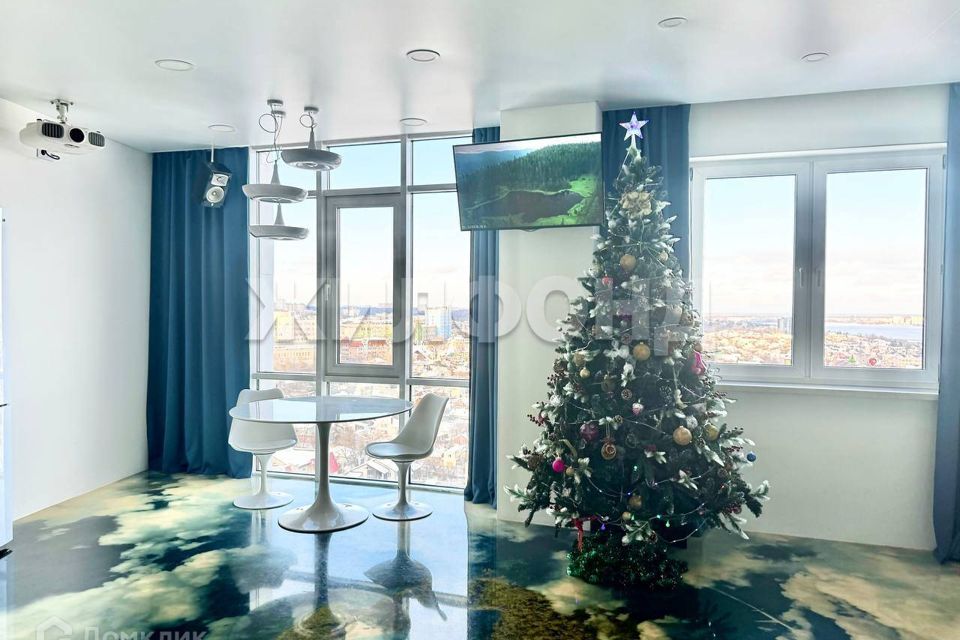 Продаётся 4-комнатная квартира, 112 м²