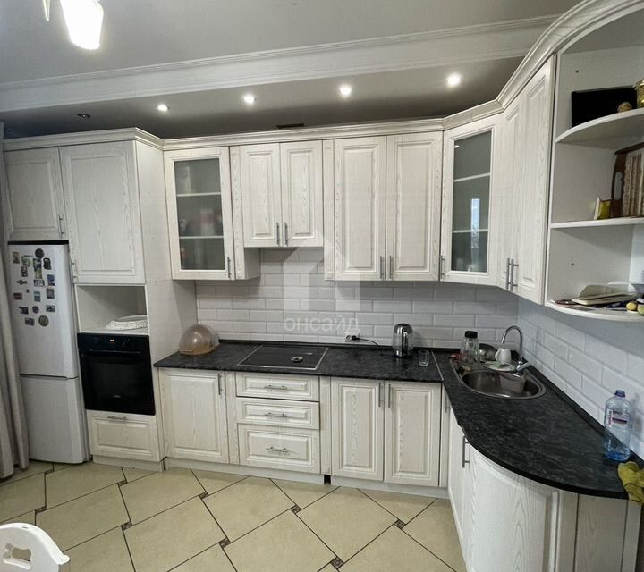 Продаётся 2-комнатная квартира, 65.4 м²