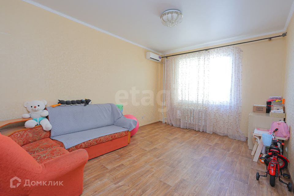 Продаётся 1-комнатная квартира, 50.2 м²