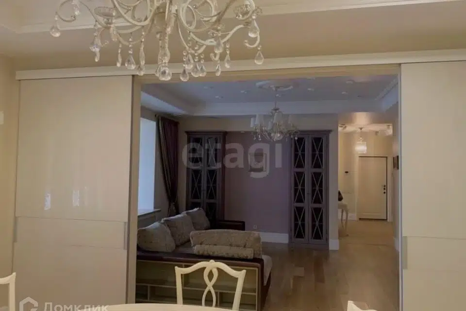 Продаётся 5-комнатная квартира, 149.1 м²