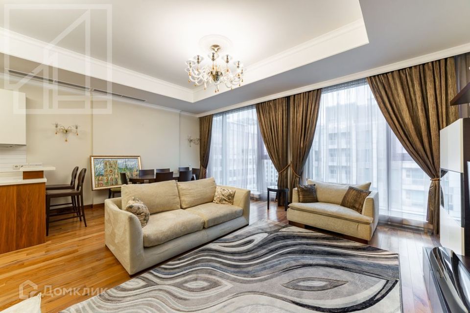 Сдаётся 4-комнатная квартира, 151 м²