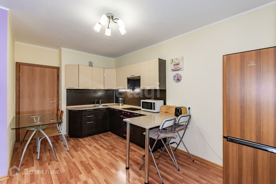Продаётся 4-комнатная квартира, 90.6 м²