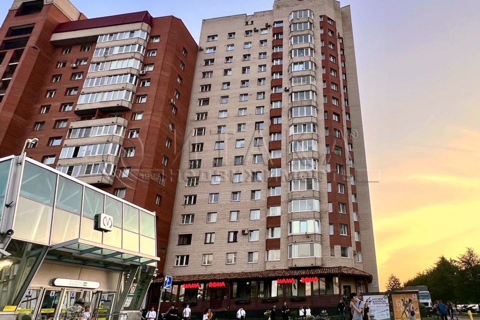 Продаётся 3-комнатная квартира, 124.6 м²