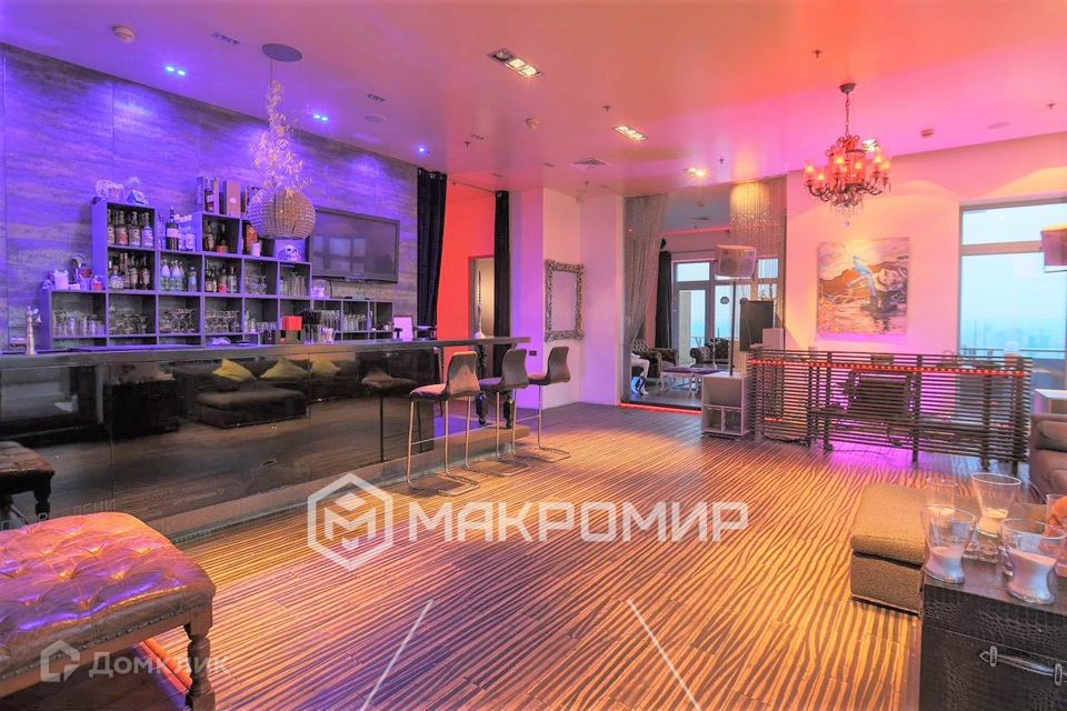 Сдаётся 3-комнатная квартира, 250 м²