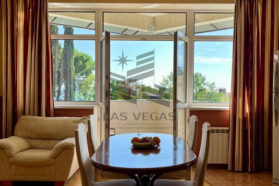 Сдаётся 2-комнатная квартира, 91 м²