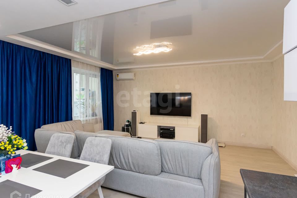 Продаётся 2-комнатная квартира, 75.7 м²