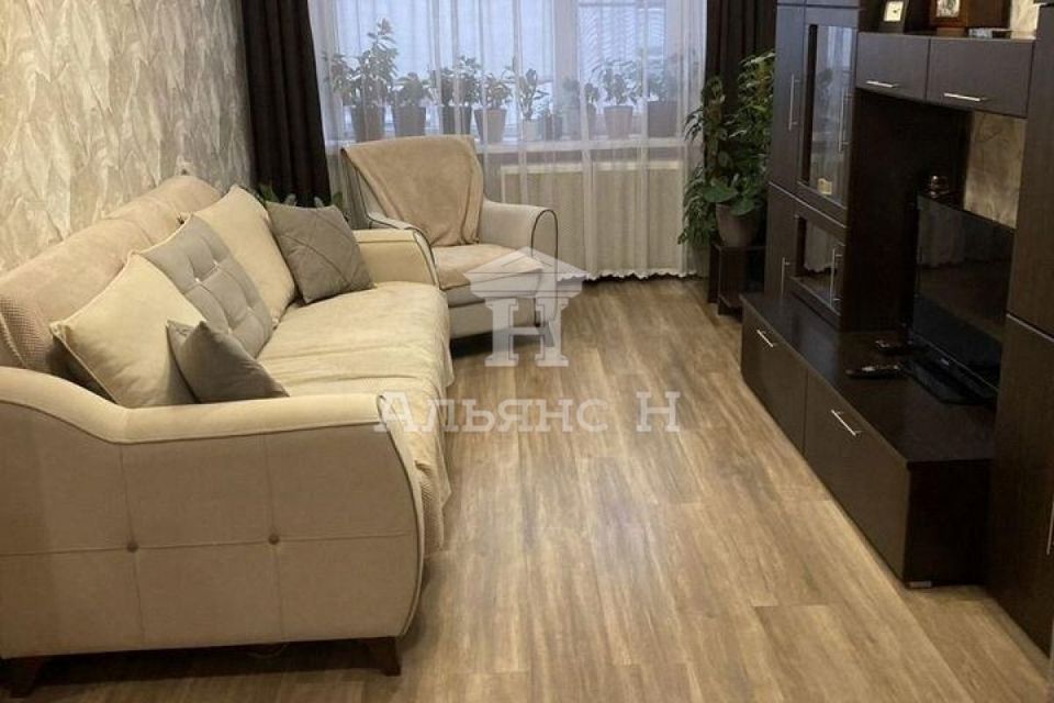 Продаётся 3-комнатная квартира, 57.9 м²