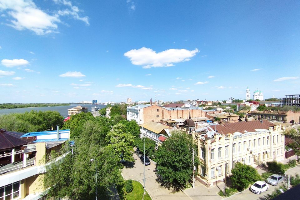 Продаётся 2-комнатная квартира, 102.2 м²