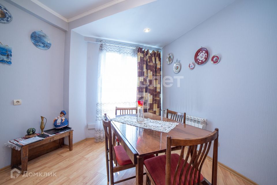 Продаётся 2-комнатная квартира, 66.2 м²