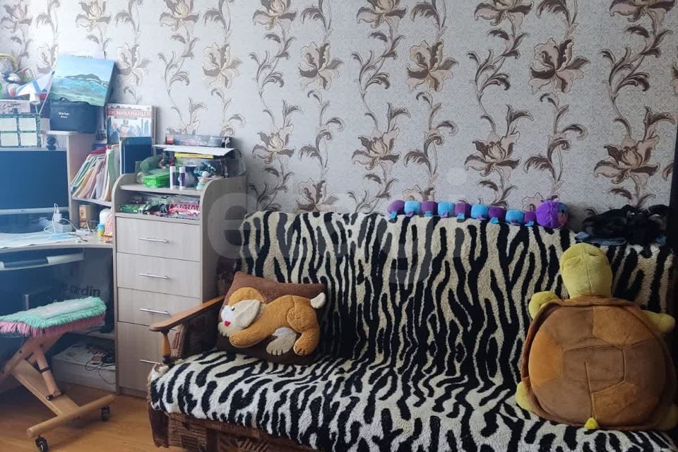 Продаётся 4-комнатная квартира, 62.2 м²