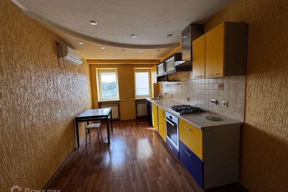 Продаётся 2-комнатная квартира, 81.4 м²