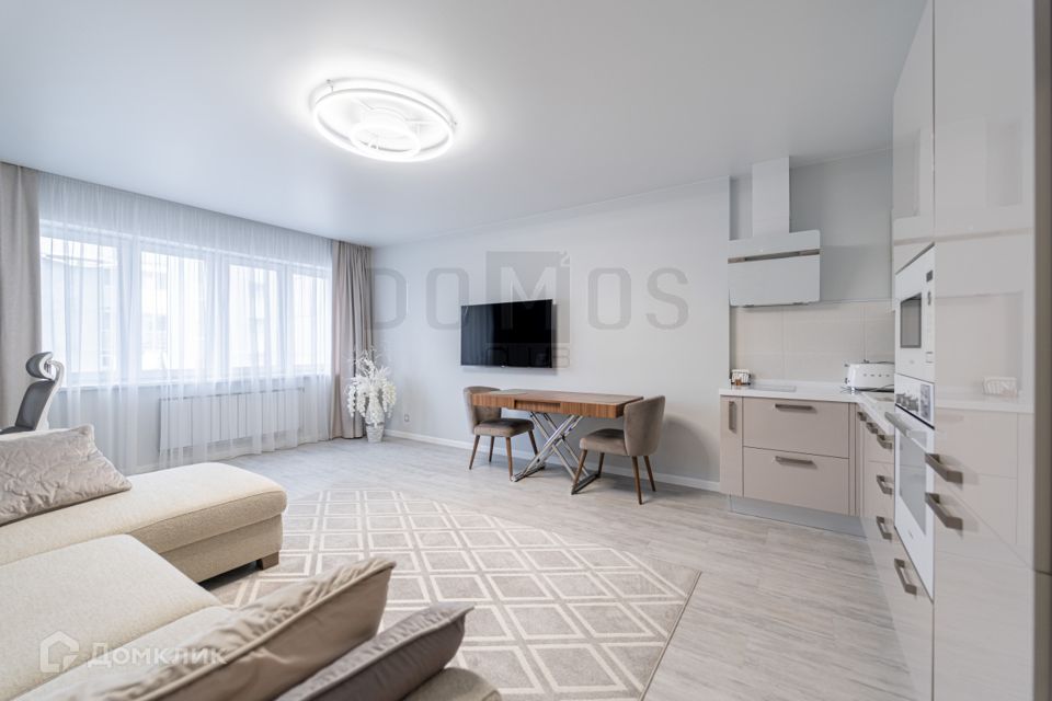 Продаётся 1-комнатная квартира, 72.5 м²