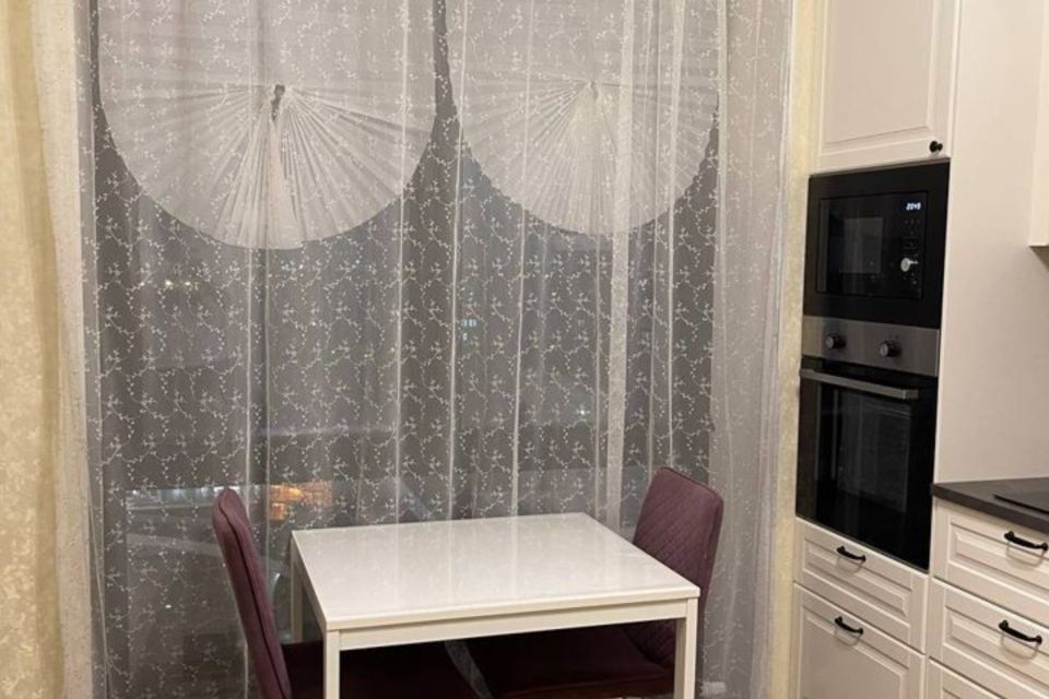 Продаётся 1-комнатная квартира, 38 м²