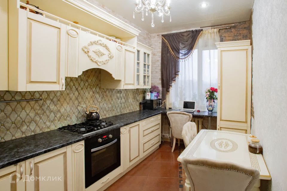 Продаётся 4-комнатная квартира, 111.7 м²