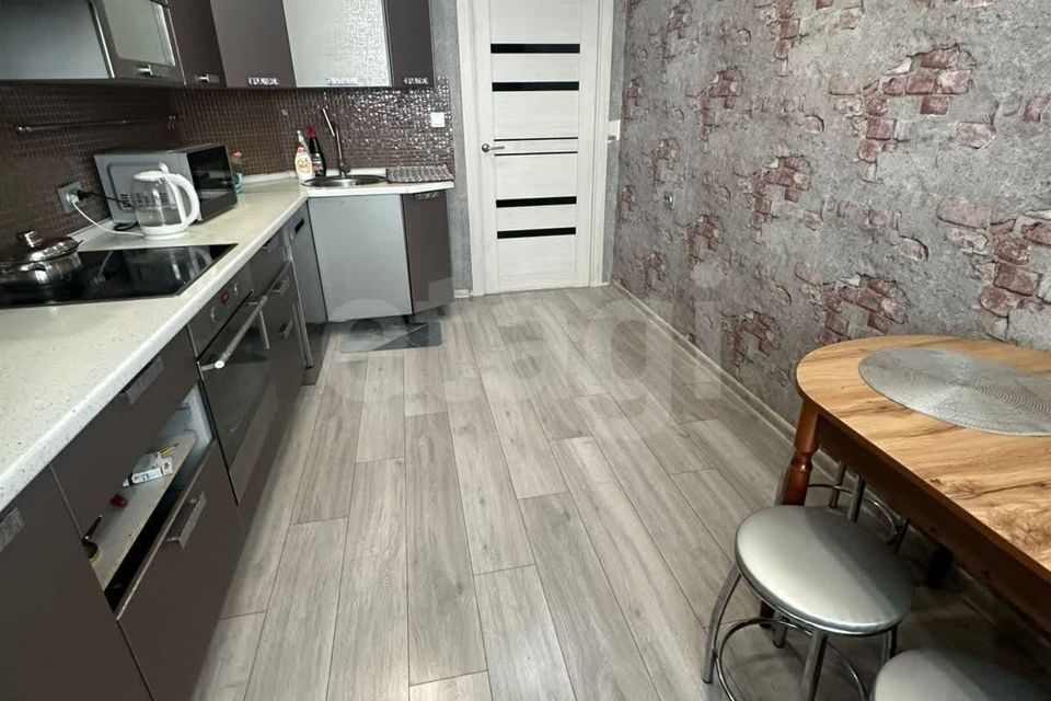 Продаётся 3-комнатная квартира, 87 м²