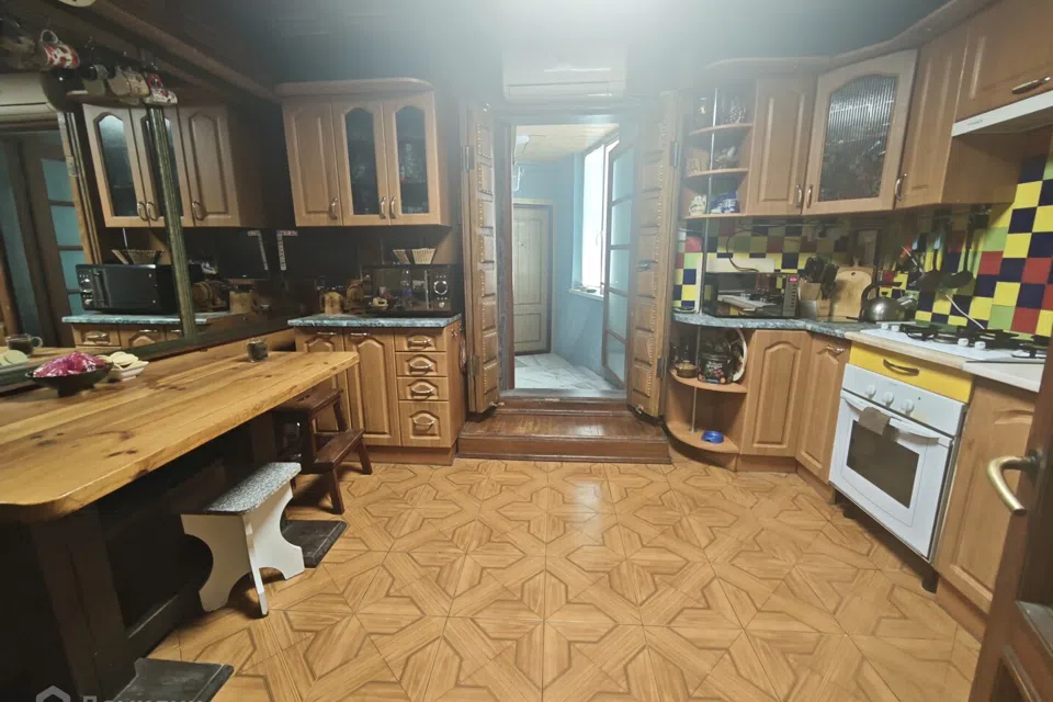 Продаётся 3-этажный дом, 245.1 м²