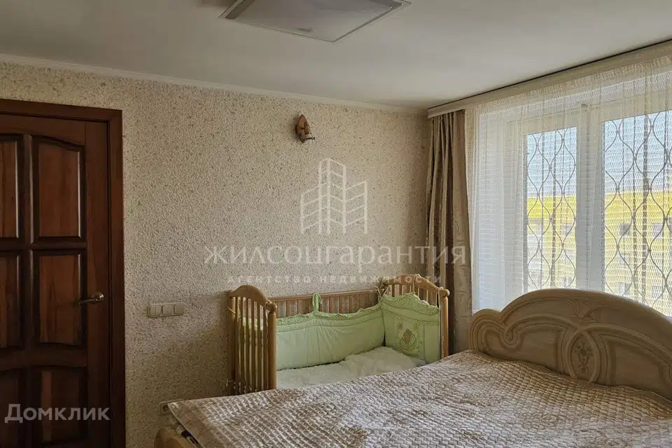 Продаётся 5-комнатная квартира, 173 м²