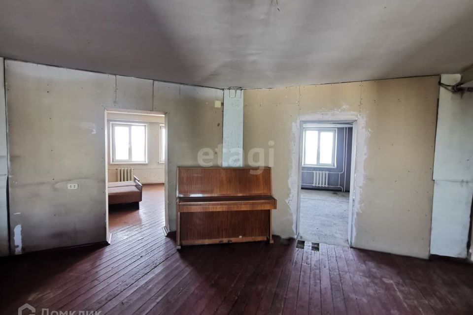 Продаётся 5-комнатная квартира, 145.6 м²