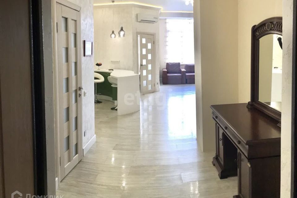 Продаётся 1-комнатная квартира, 54.3 м²