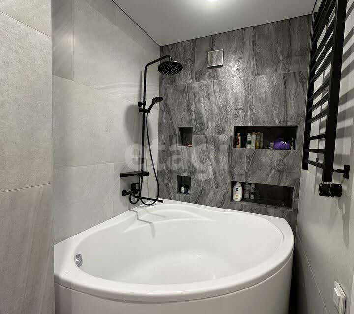Продаётся 2-комнатная квартира, 90 м²