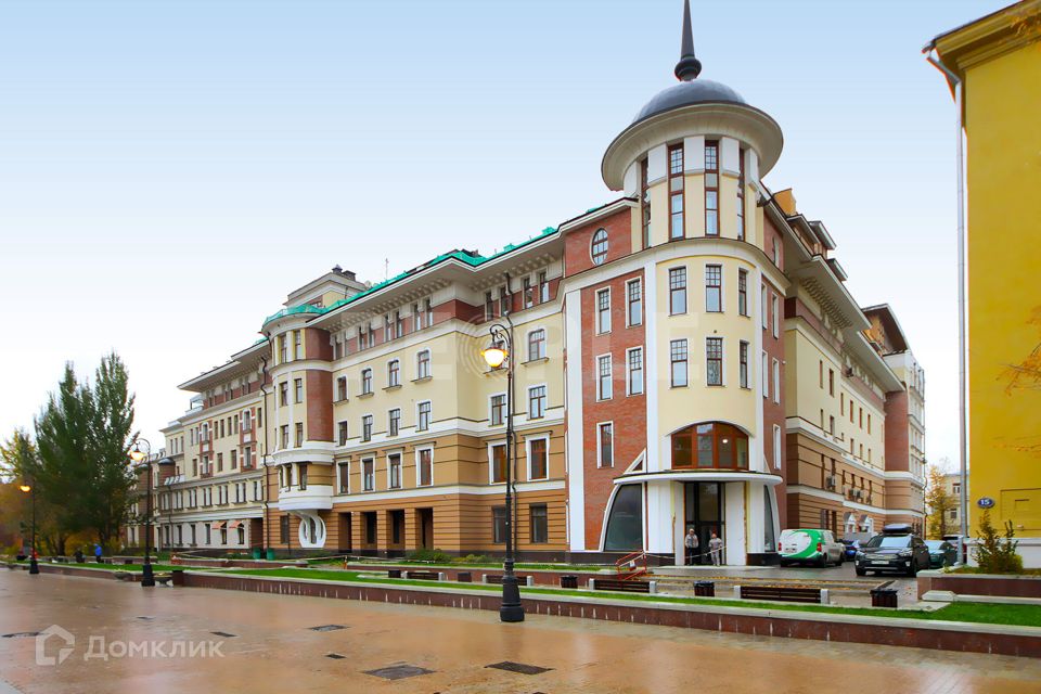 Продаётся 4-комнатная квартира, 247.2 м²