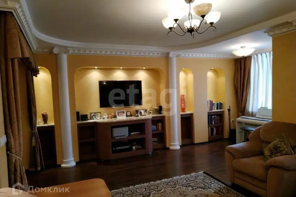 Продаётся 3-комнатная квартира, 110.7 м²
