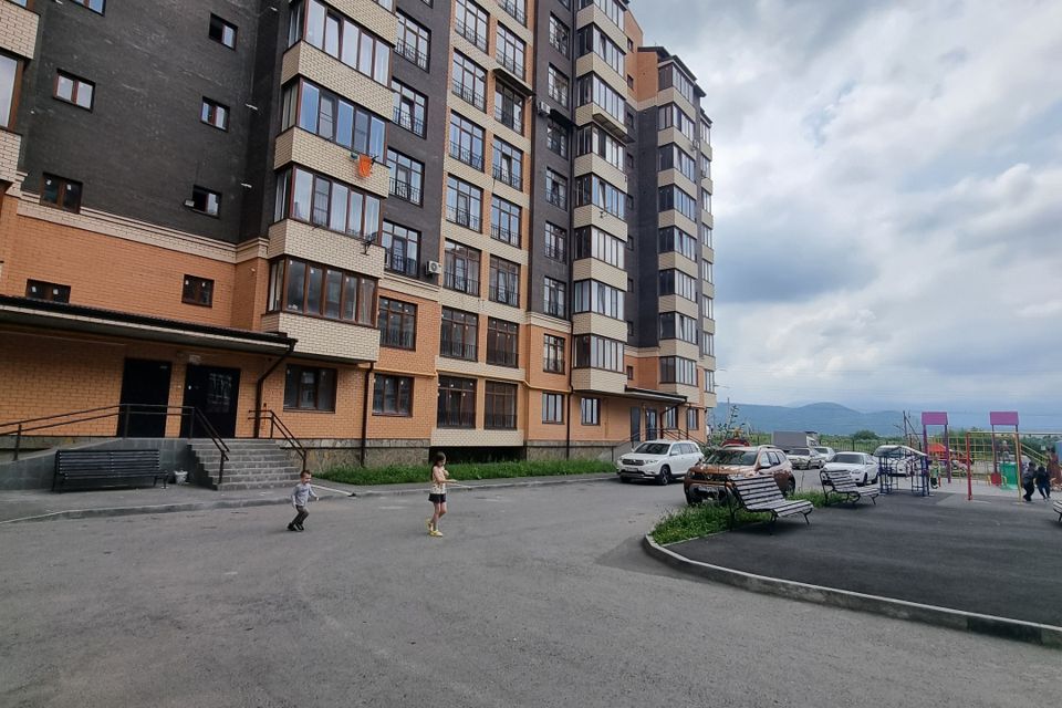 Продаётся 3-комнатная квартира, 112 м²
