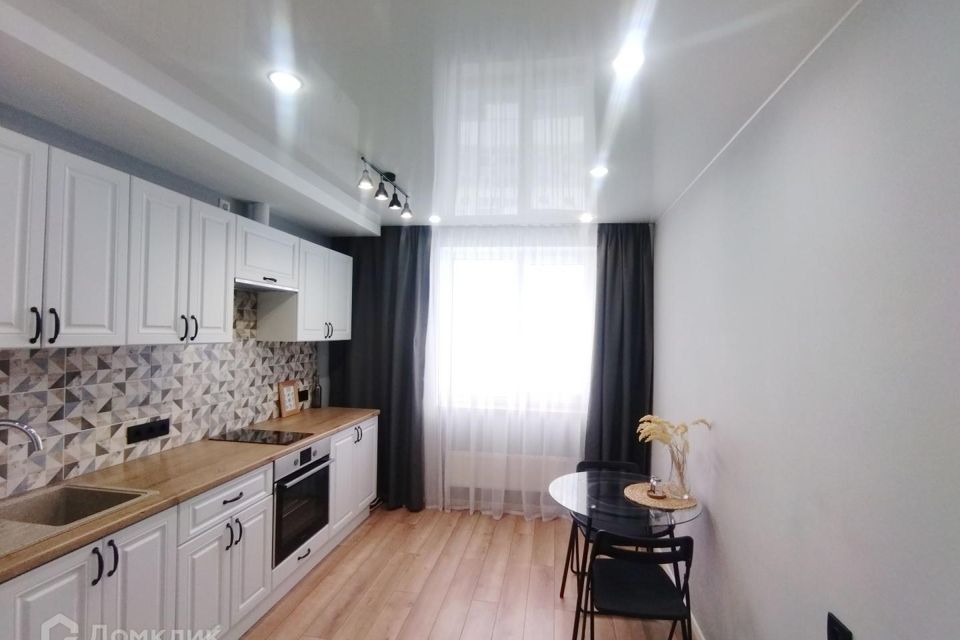 Продаётся 1-комнатная квартира, 42 м²